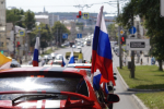 Семейный экипаж Кузнецовых достойно представил Общественную палату на автопробеге в честь Дня России