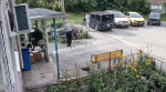 Подъезд стал парковкой: электроскутерист на скорости влетел в дом на Пузакова
