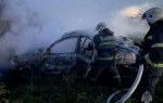 Спасатели потушили горящий автомобиль на улице Киреевской в Туле