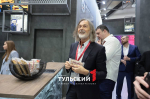Никас Сафронов пригласил в гости девочку, нарисовавшую “Смешариков”  в Болохово