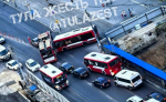 На Зеленстрое «поцеловались» автобус с троллейбусом