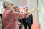 Масштабная выставка агитационного фарфора открылась в Фонде искусств