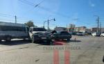 В Туле на Советской улице столкнулись Lada Granta и Тoyota Land Cruiser