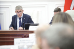 Дмитрий Миляев рассмотрел обращения жителей по итогам визита в Суворовский район