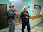 Безопасность под контролем: сотрудники МЧС России провели учения в суде и урок в школе Одоевского района